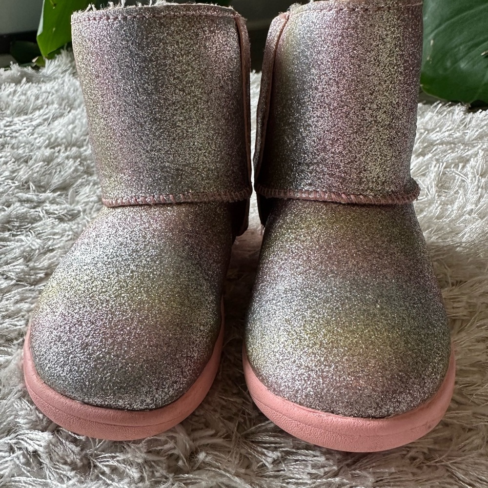 UGG Keelan Glitter Pink and Gold Boots size 7T. Excellent Preloved Condition.